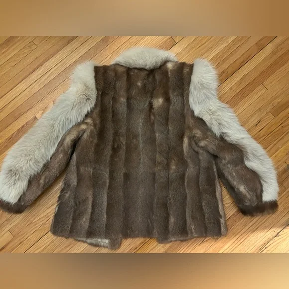 Mink and fox fur coat. - Picture 6 of 9